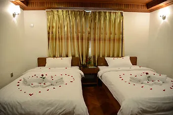 Hotel Wardan Γιανγκόν 3*,