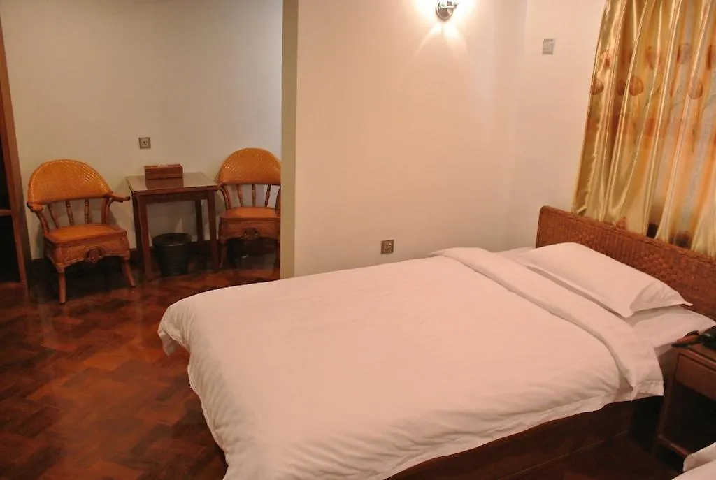 Hotel Wardan Янгон